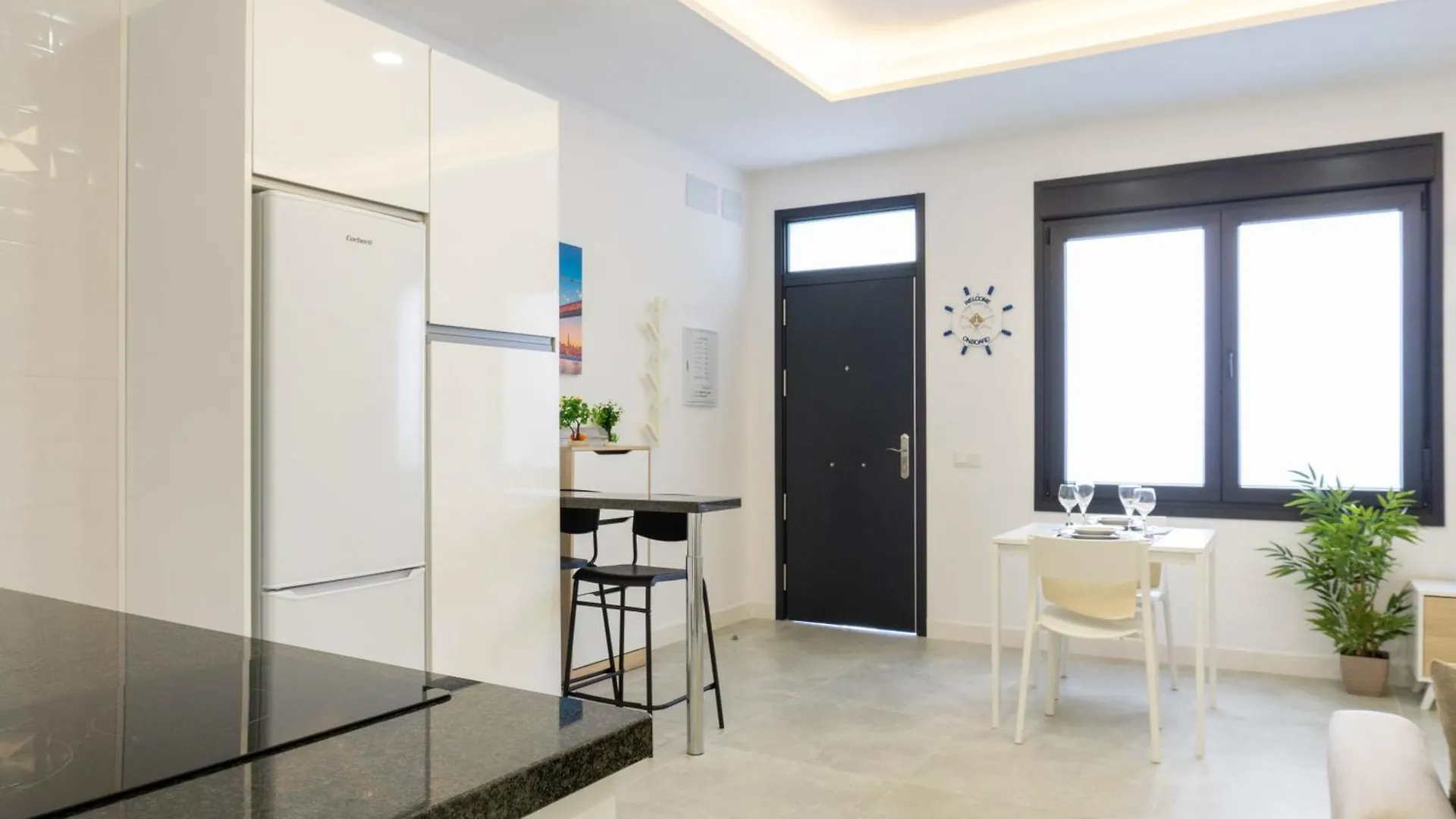 דירות Modern Mendoza Loft מאלגה ספרד